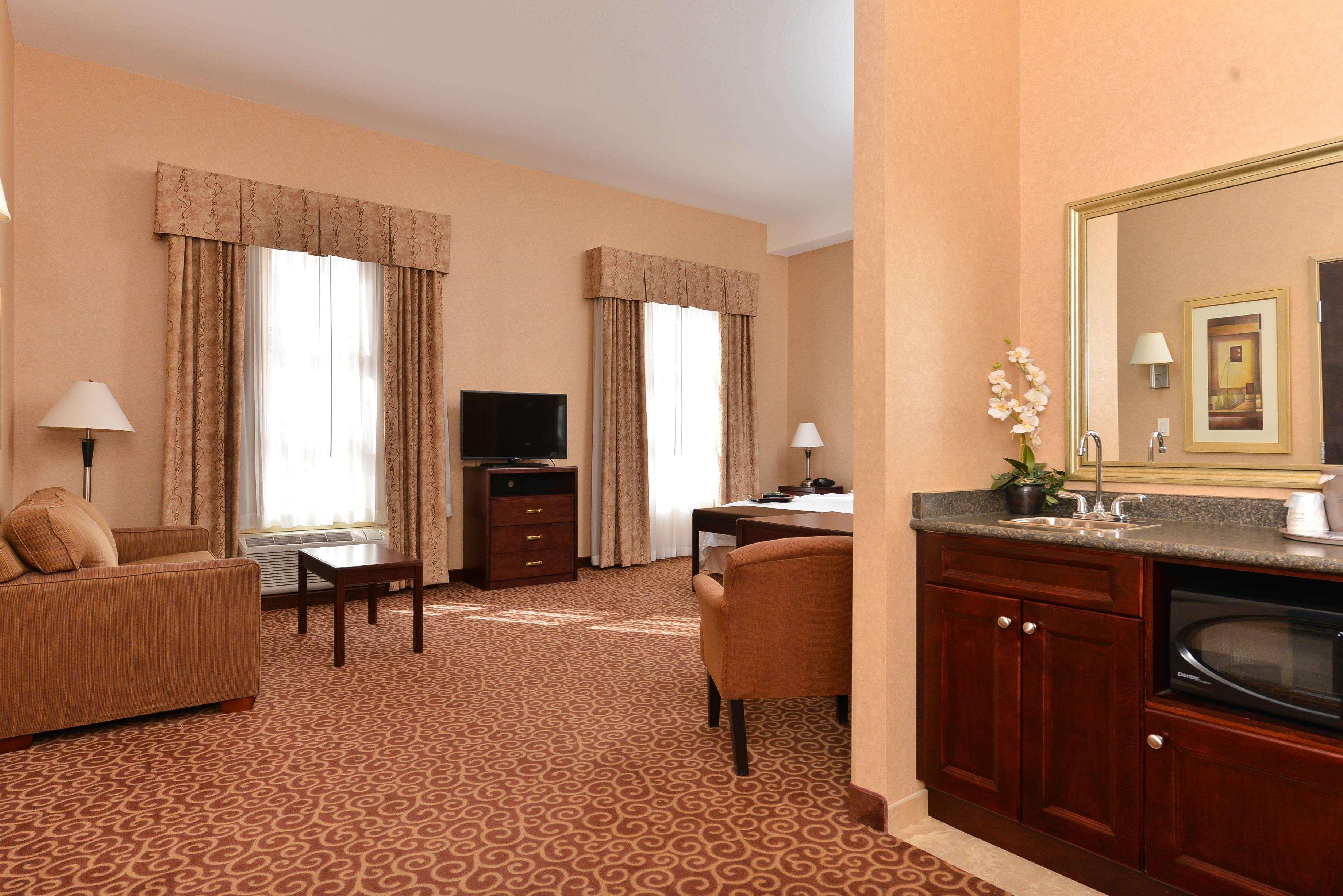 Hampton Inn & Suites By Hilton Edmonton International Airport Leduc Exterior foto