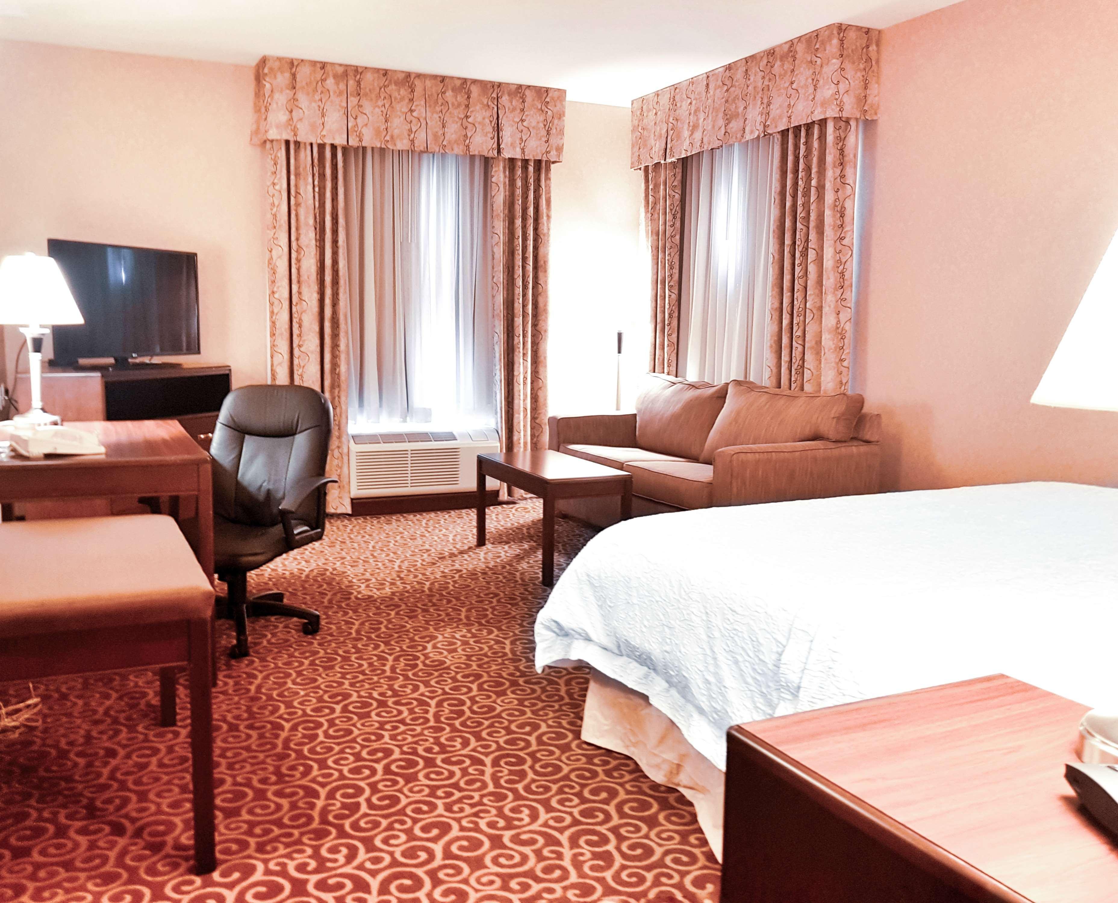 Hampton Inn & Suites By Hilton Edmonton International Airport Leduc Exterior foto