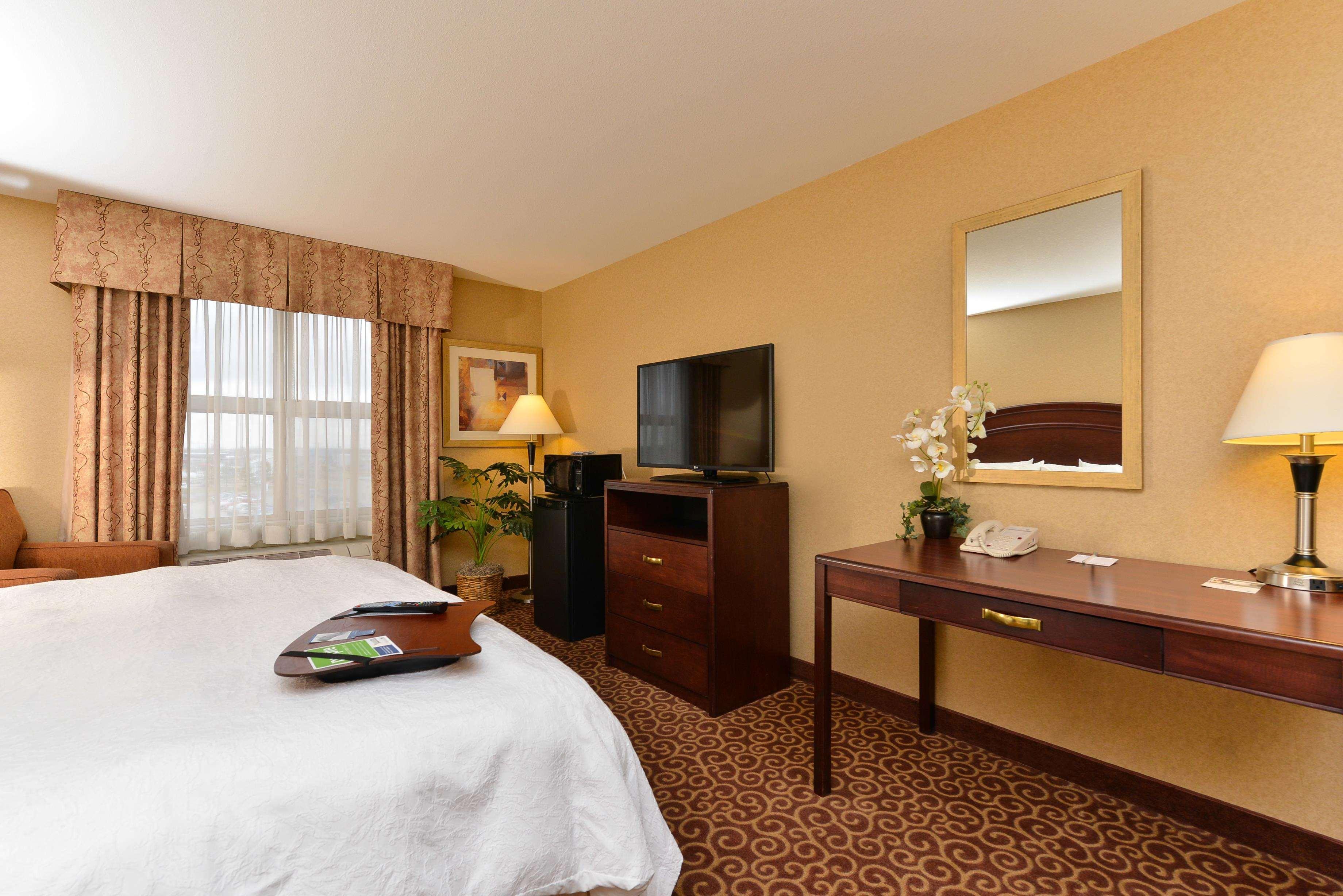 Hampton Inn & Suites By Hilton Edmonton International Airport Leduc Exterior foto